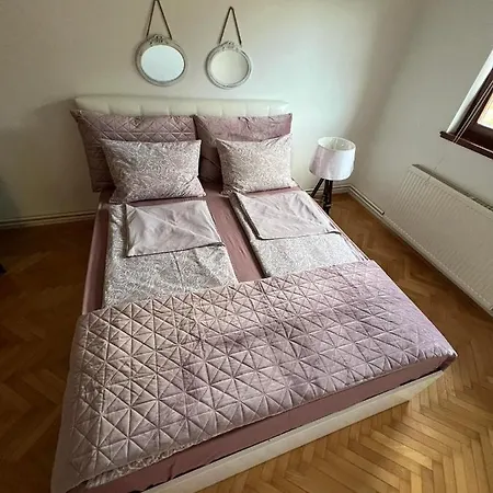 Apartments Han *